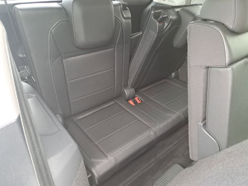 Used 2019 Volkswagen Tiguan SE FWD image 12