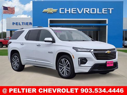 Used 2023 Chevrolet Traverse High Country image 1
