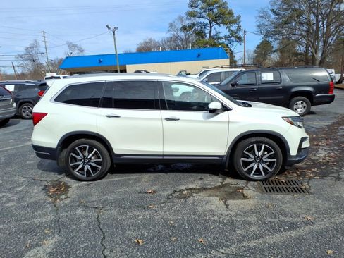 Used 2019 Honda Pilot Touring image 2