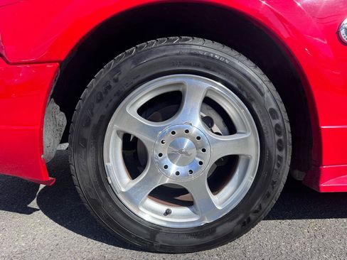 Used 2004 Ford Mustang Convertible RWD image 12