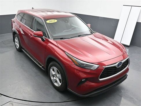 Used 2022 Toyota Highlander LE image 22