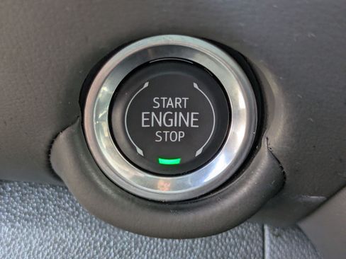 Used 2025 Chevrolet Suburban Z71 AWD/4WD image 19