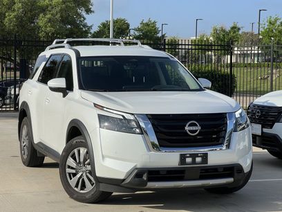 Certified 2025 Nissan Pathfinder SL