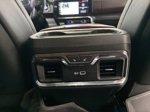 Used 2023 GMC Sierra 1500 Denali Ultimate AWD/4WD image 11