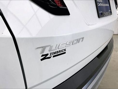 Certified 2025 Hyundai Tucson Limited AWD/4WD image 9