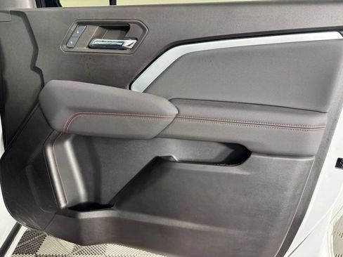 Used 2024 Chevrolet Colorado Z71 w/ Z71 Convenience Package 2 image 38