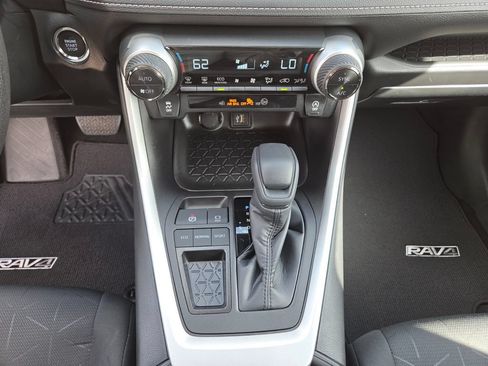 Used 2023 Toyota RAV4 XLE w/ Convenience Package FWD image 28