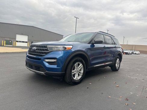 Used 2021 Ford Explorer XLT w/ Equipment Group 202A image 3