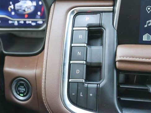 Used 2024 Chevrolet Tahoe High Country AWD/4WD image 36