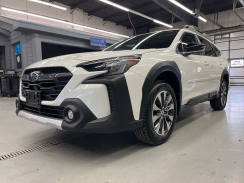 Certified 2025 Subaru Outback Limited image 5