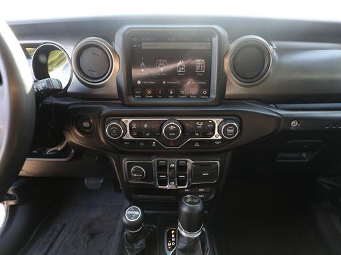 Used 2023 Jeep Wrangler Unlimited w/ Sun & Screen Package AWD/4WD image 16