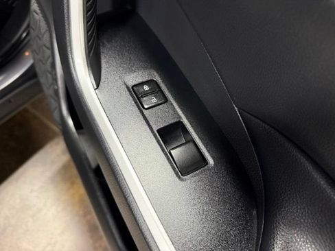 Used 2021 Toyota RAV4 LE FWD image 25