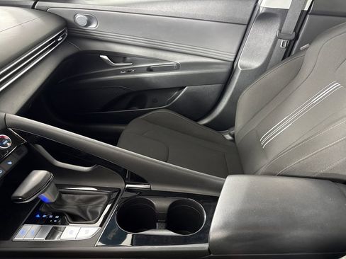 Used 2023 Hyundai Elantra SEL w/ Convenience Package FWD image 21