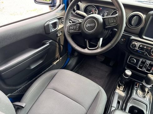 Used 2023 Jeep Wrangler Unlimited w/ Cold Weather Group AWD/4WD image 19