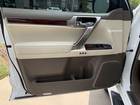 Used 2015 Lexus GX 460 w/ Premium Package AWD/4WD image 14