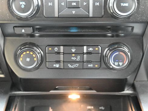 Used 2015 Ford F150 XLT w/ Equipment Group 301A Mid AWD/4WD image 32