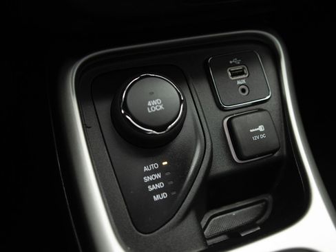 Used 2018 Jeep Compass Latitude w/ Popular Equipment Group image 10