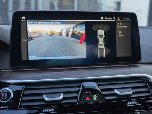 Certified 2023 BMW 530i xDrive w/ Premium Package image 25