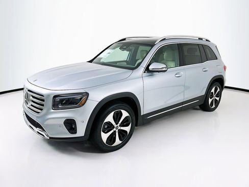 New 2026 Mercedes-Benz GLB 250 image 3