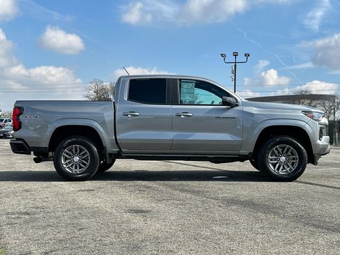 Used 2024 Chevrolet Colorado LT w/ LT Convenience Package II image 3