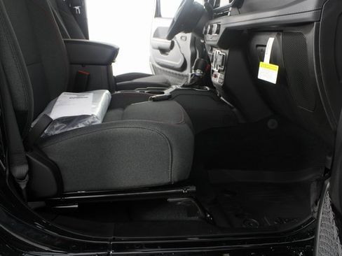 New 2026 Jeep Wrangler Unlimited Rubicon image 19