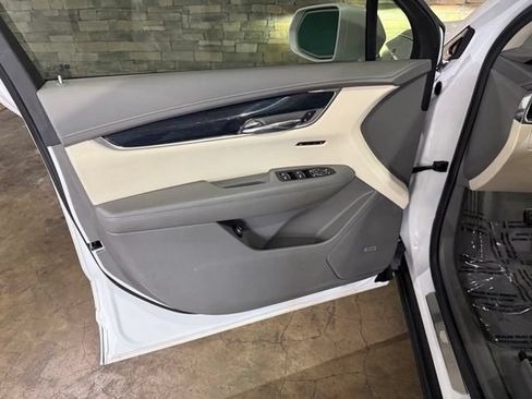 Used 2020 Cadillac XT6 Premium Luxury FWD image 9