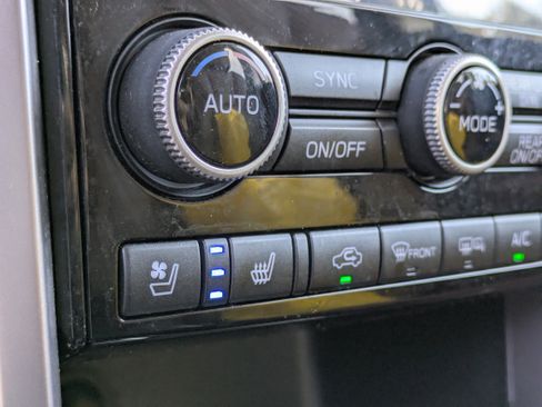 Used 2020 Subaru Ascent Touring image 30