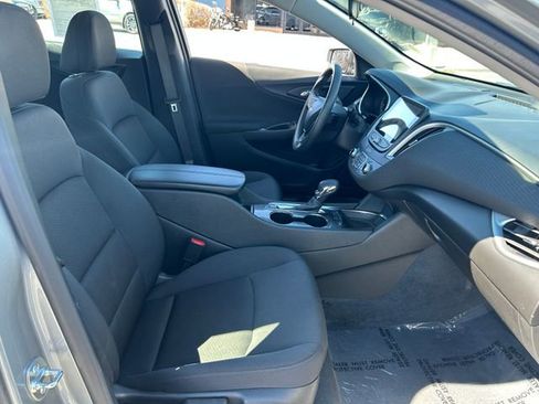 Used 2025 Chevrolet Malibu LT image 34