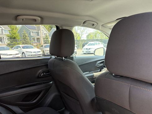 Used 2020 Chevrolet Trax LS w/ Tint and Cruise Package FWD image 23