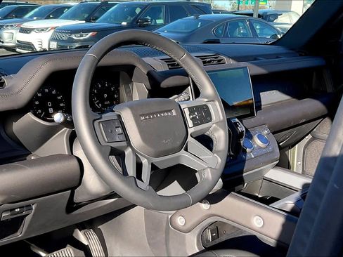 Used 2025 Land Rover Defender 110 S image 16