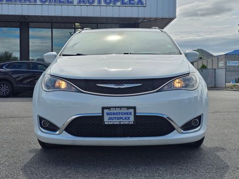 Used 2019 Chrysler Pacifica Touring-L FWD image 8