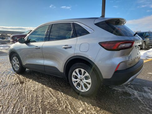 Used 2023 Ford Escape Active w/ Cold Weather Package image 3