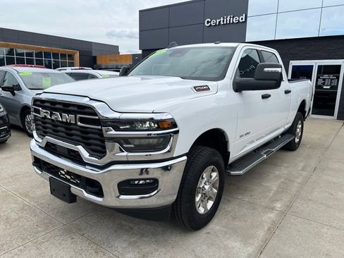 Used 2026 RAM 2500 Big Horn AWD/4WD image 3