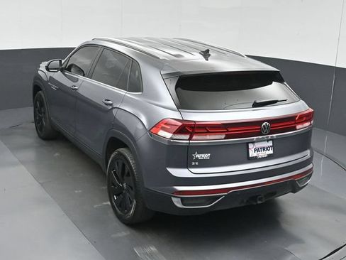 Used 2024 Volkswagen Atlas Cross Sport SE FWD image 40