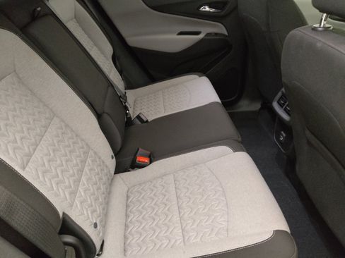Used 2022 Chevrolet Equinox LT w/ LPO, Floor Liner Package FWD image 19