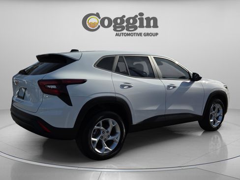 New 2026 Chevrolet Trax LS w/ LS Convenience Package image 6