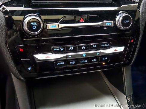 Used 2023 Ford Explorer ST-Line w/ Class IV Trailer Tow Package image 21