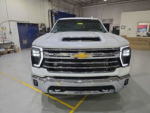 Used 2024 Chevrolet Silverado 2500 LTZ w/ LTZ Premium Package image 2