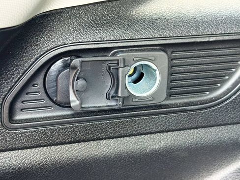 Used 2023 Jeep Grand Cherokee Laredo RWD image 14