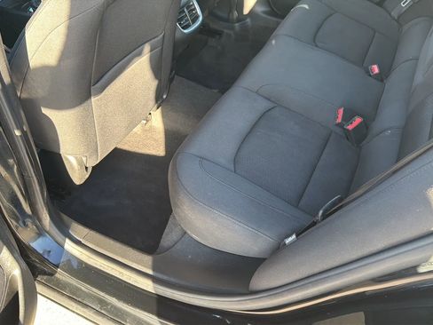 Used 2020 Chevrolet Malibu LT FWD image 32