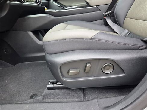 New 2026 Chevrolet Equinox LT image 23