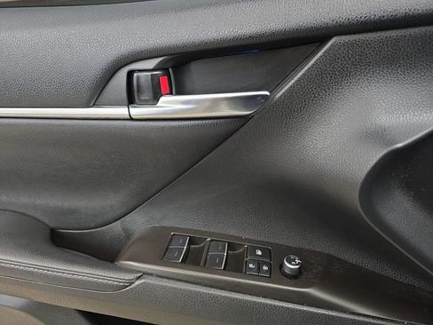 Used 2022 Toyota Camry XSE FWD image 27