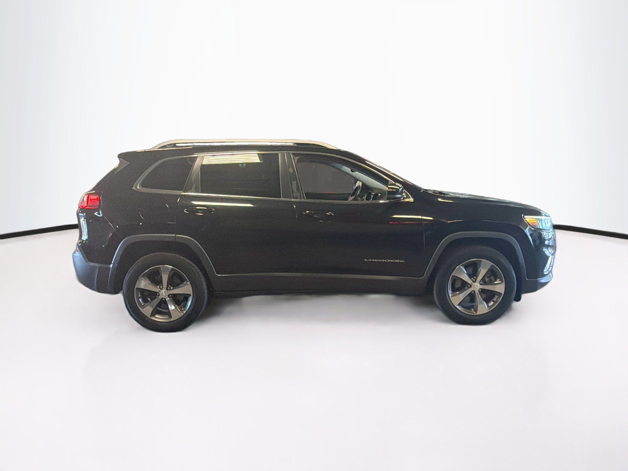 Used 2019 Jeep Cherokee Limited AWD/4WD image 10