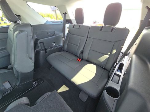 Used 2025 Ford Explorer Active w/ Active Comfort Package image 29