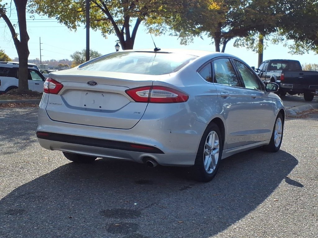 Used 2014 Ford Fusion SE FWD image 5