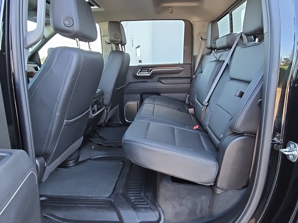 Used 2025 GMC Sierra 3500 Denali AWD/4WD image 31