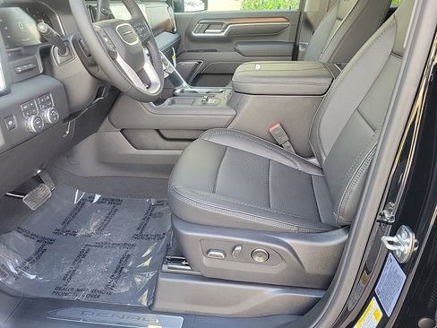 New 2026 GMC Sierra 2500 Denali w/ Denali Reserve Package image 12