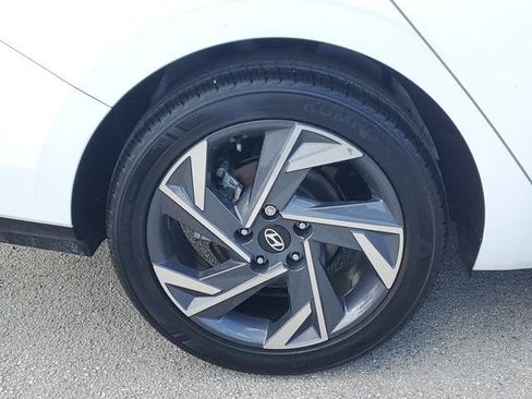 Certified 2025 Hyundai Elantra SEL w/ Cargo Package image 5