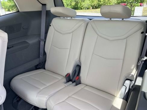 Used 2025 Cadillac XT6 Premium Luxury image 21