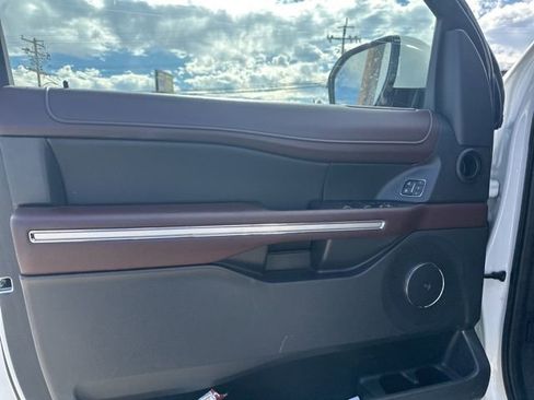 Used 2023 Ford Expedition Max Limited image 13